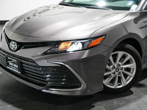 Used 2024 Toyota Camry LE w/ Convenience Package FWD image 10