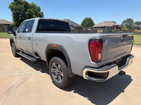 Used 2025 GMC Sierra 3500 SLE w/ Preferred Package RWD image 3