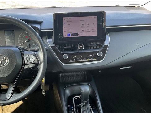 Used 2023 Toyota Corolla LE image 6