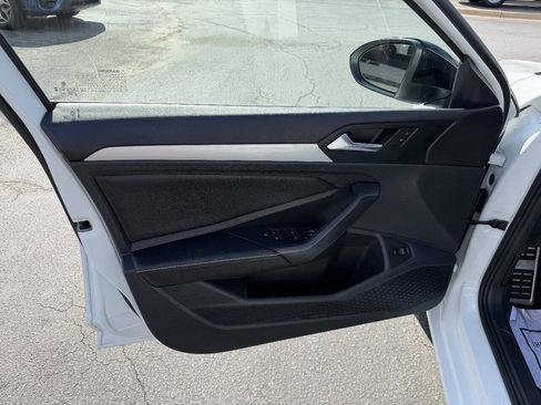 Used 2025 Volkswagen Jetta Sport FWD image 10