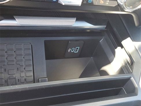 Used 2025 Ford F250 Platinum image 19