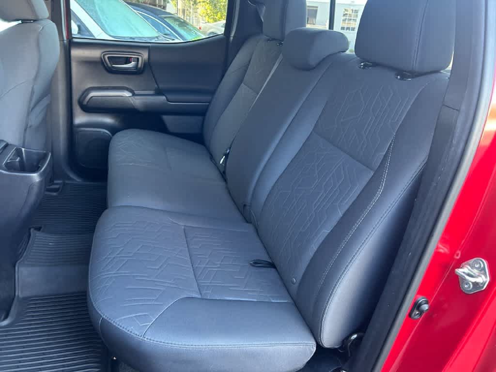 Used 2017 Toyota Tacoma TRD Sport w/ Tow Package RWD image 13