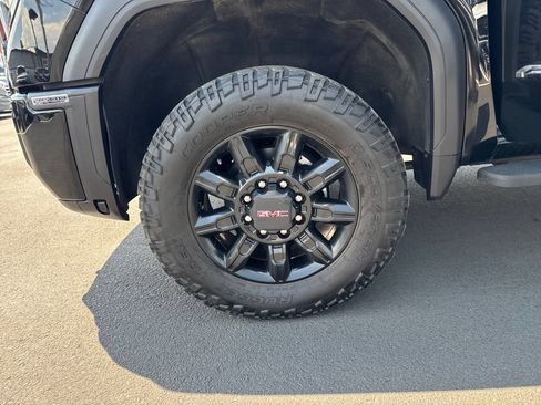 Used 2025 GMC Sierra 2500 AT4 w/ AT4 Premium Plus Package AWD/4WD image 26