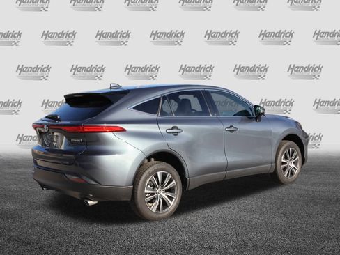 Used 2022 Toyota Venza LE image 9