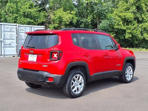 Used 2016 Jeep Renegade Latitude AWD/4WD image 2