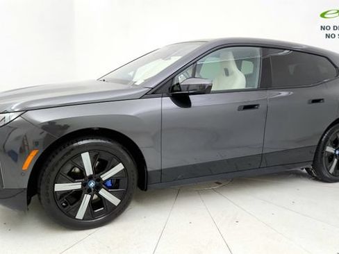 Used 2024 BMW iX xDrive50 w/ Sport Package AWD/4WD image 21