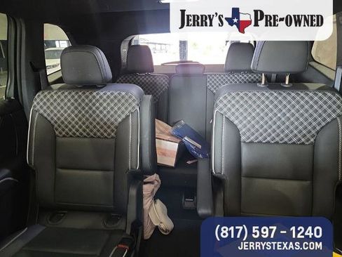 Used 2025 GMC Acadia Denali FWD image 15