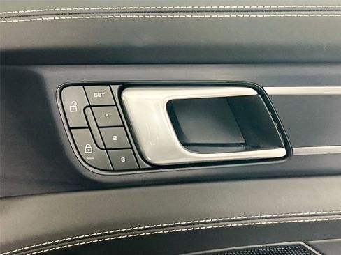 Used 2022 Porsche Panamera GTS image 32