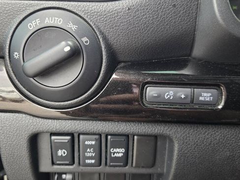 Used 2019 Nissan Titan SV w/ SV Convenience Package AWD/4WD image 33