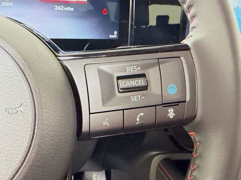 Certified 2025 Nissan Kicks SR image 14