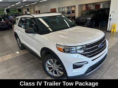 Used 2023 Ford Explorer XLT w/ Equipment Group 202A AWD/4WD image 9