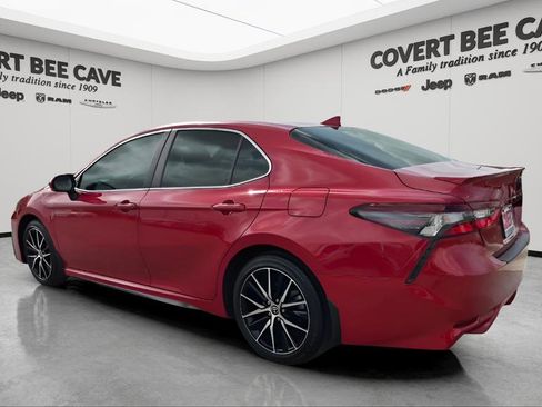 Used 2024 Toyota Camry SE image 7