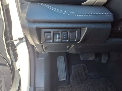 Used 2023 Subaru Outback Limited image 15