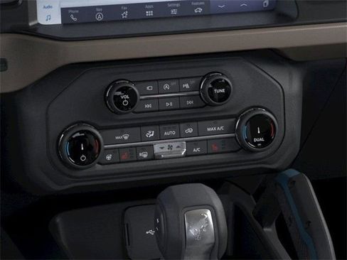 Certified 2022 Ford Bronco Wildtrak image 16