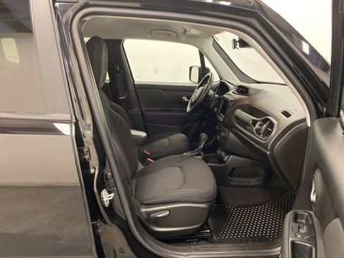 Used 2018 Jeep Renegade Altitude image 26