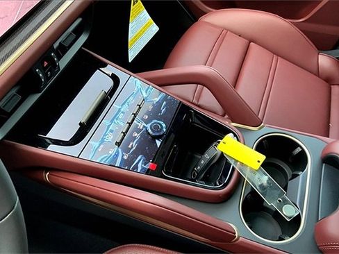 New 2025 Porsche Cayenne Turbo image 36