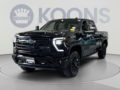 Used 2026 Chevrolet Silverado 2500 High Country w/ Midnight Edition AWD/4WD image 1