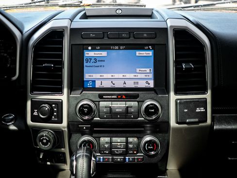 Used 2018 Ford F150 Lariat w/ Equipment Group 502A Luxury image 30