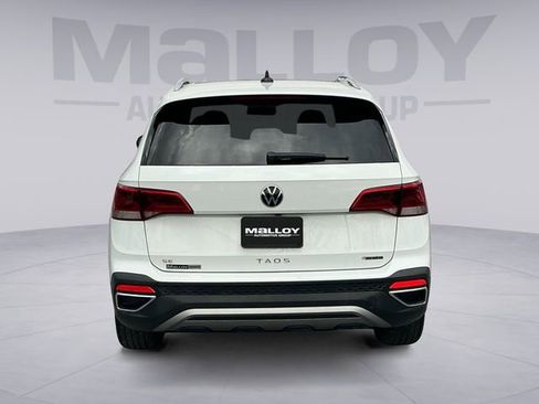 Used 2022 Volkswagen Taos SE image 4