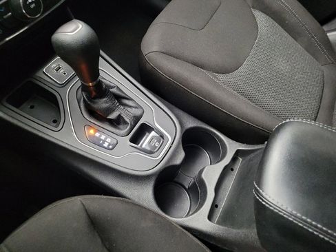 Used 2021 Jeep Cherokee Latitude image 26