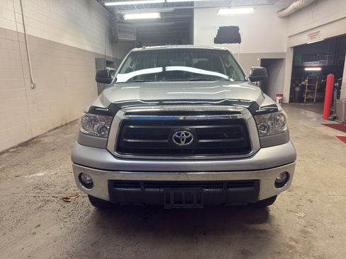 Used 2010 Toyota Tundra 4x4 Double Cab image 2