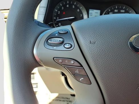 Used 2011 INFINITI M37 w/ Premium Pkg RWD image 20
