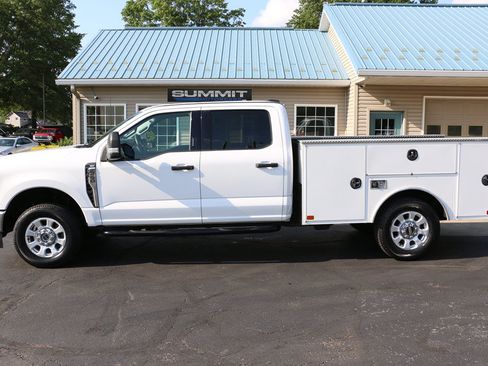 Used 2023 Ford F250 XLT AWD/4WD image 2