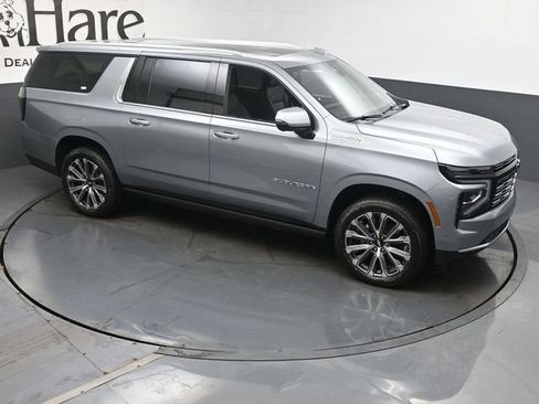 New 2026 Chevrolet Suburban High Country image 27