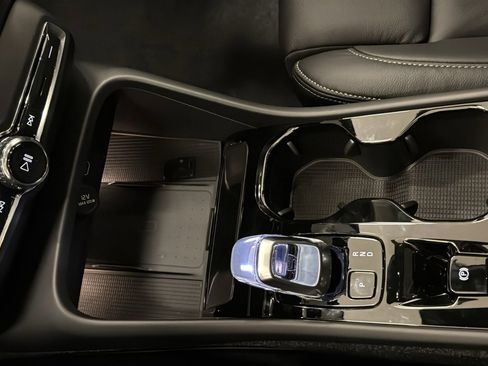 New 2026 Volvo XC40 B5 Plus w/ Climate Package image 19