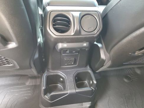 Used 2020 Jeep Gladiator Rubicon AWD/4WD image 15
