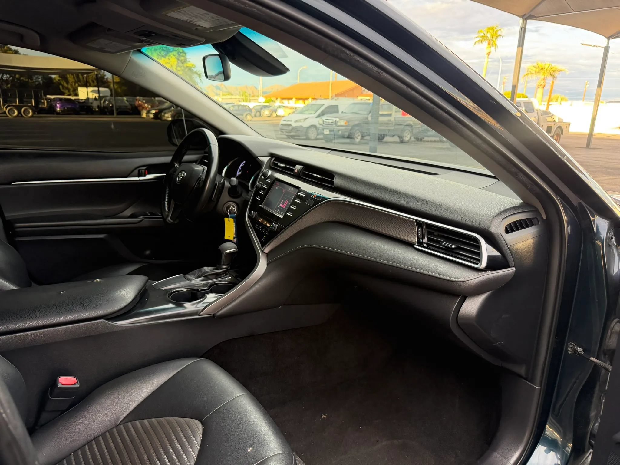 Used 2018 Toyota Camry SE FWD image 29