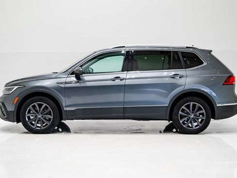 Used 2023 Volkswagen Tiguan SE FWD image 31