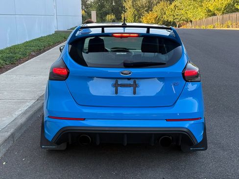 Used 2017 Ford Focus RS AWD/4WD image 4
