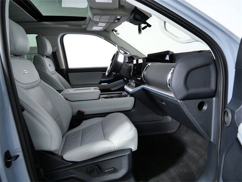 Certified 2025 Ford Expedition Platinum w/ Driver's Package image 11