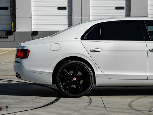 Used 2018 Bentley Flying Spur S V8 image 21