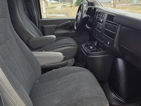 Used 2021 GMC Savana 2500 w/ Driver Convenience Package image 5
