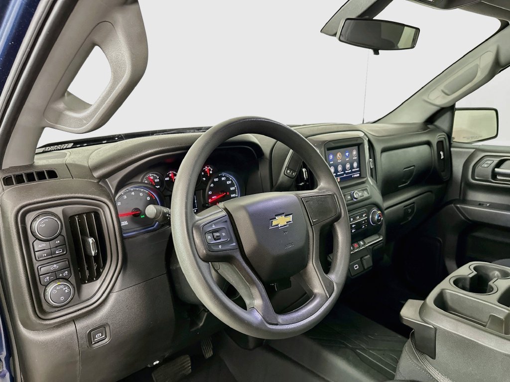 Used 2020 Chevrolet Silverado 1500 Custom w/ Custom Value Package AWD/4WD image 10