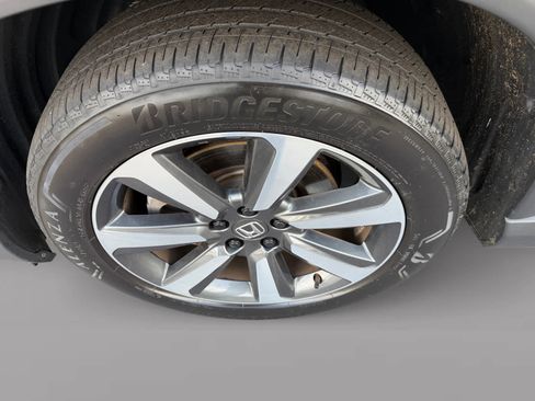 Used 2023 Honda Pilot Touring image 9