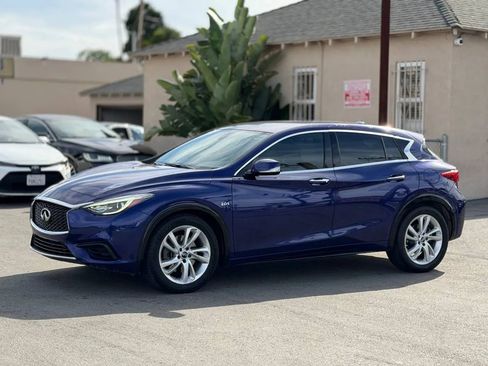 Used 2017 INFINITI QX30 FWD image 6