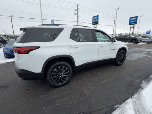 Used 2023 Chevrolet Traverse RS image 8