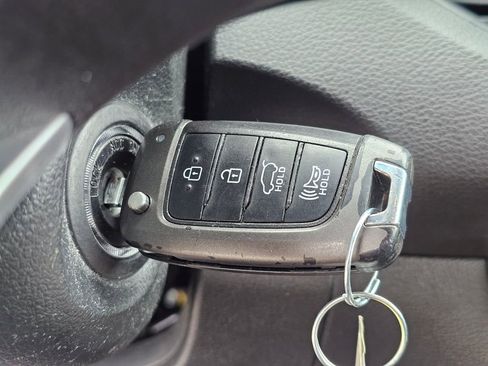 Used 2018 Hyundai Elantra GT FWD image 29