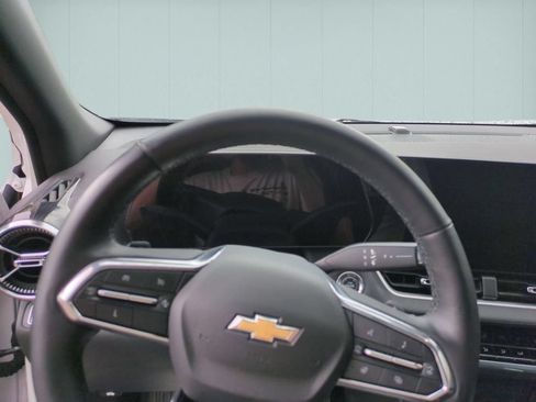 Used 2025 Chevrolet Equinox LT FWD image 17