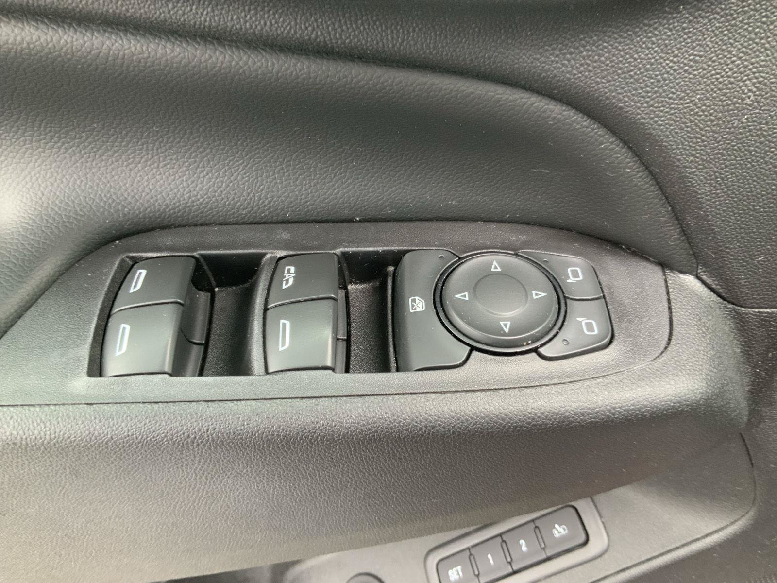 Used 2019 Chevrolet Equinox Premier AWD/4WD image 19