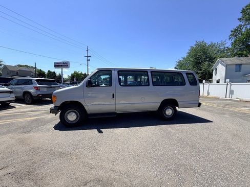 Used 2006 Ford E-350 and Econoline 350 XL RWD image 55