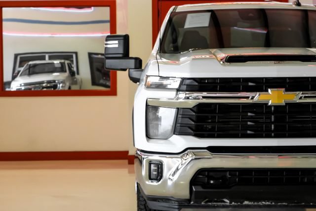 Used 2025 Chevrolet Silverado 2500 LT w/ Convenience Package AWD/4WD image 47