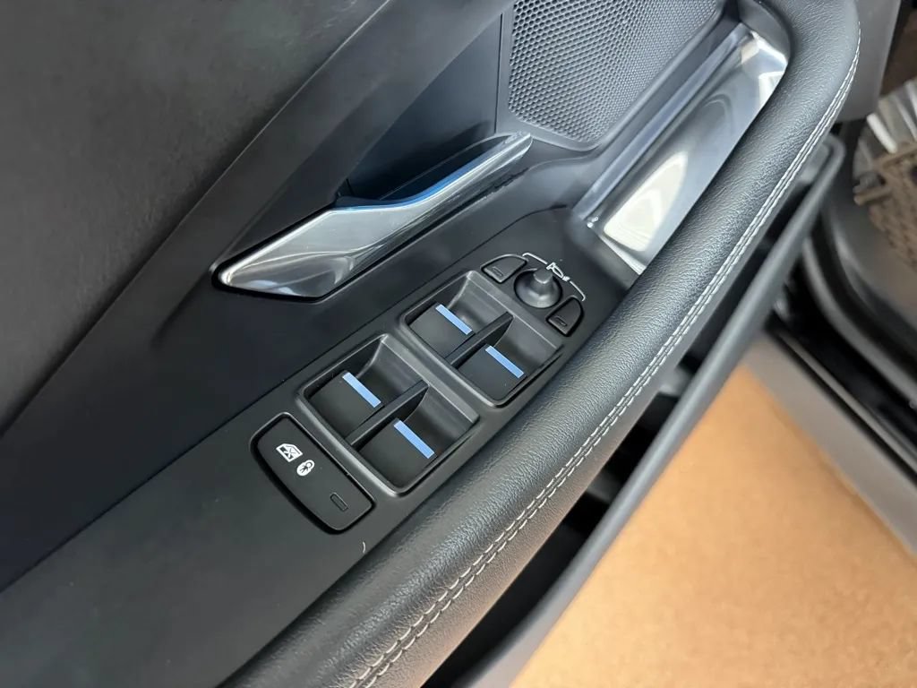 Used 2018 Jaguar E-PACE R-Dynamic S AWD/4WD image 16