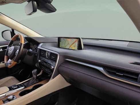 Used 2018 Lexus RX 350L w/ Premium Package image 20