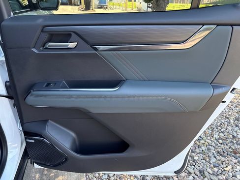 New 2026 GMC Acadia AT4 w/ Luxury Package AWD/4WD image 43