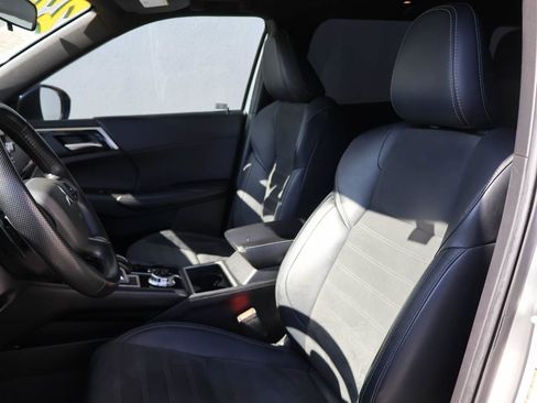 Used 2022 Mitsubishi Outlander SE AWD/4WD image 9