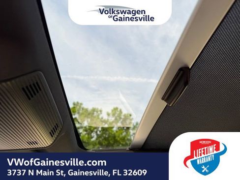 Used 2022 Volkswagen Golf R image 29